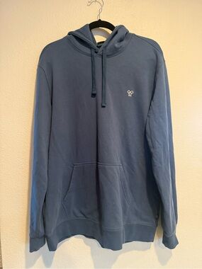 Men's Classic Navy Pullover Hoodie with Subtle Chest Motif